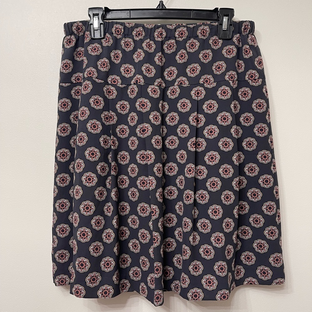 Loft Pleated Shirt - Picture 2 of 6